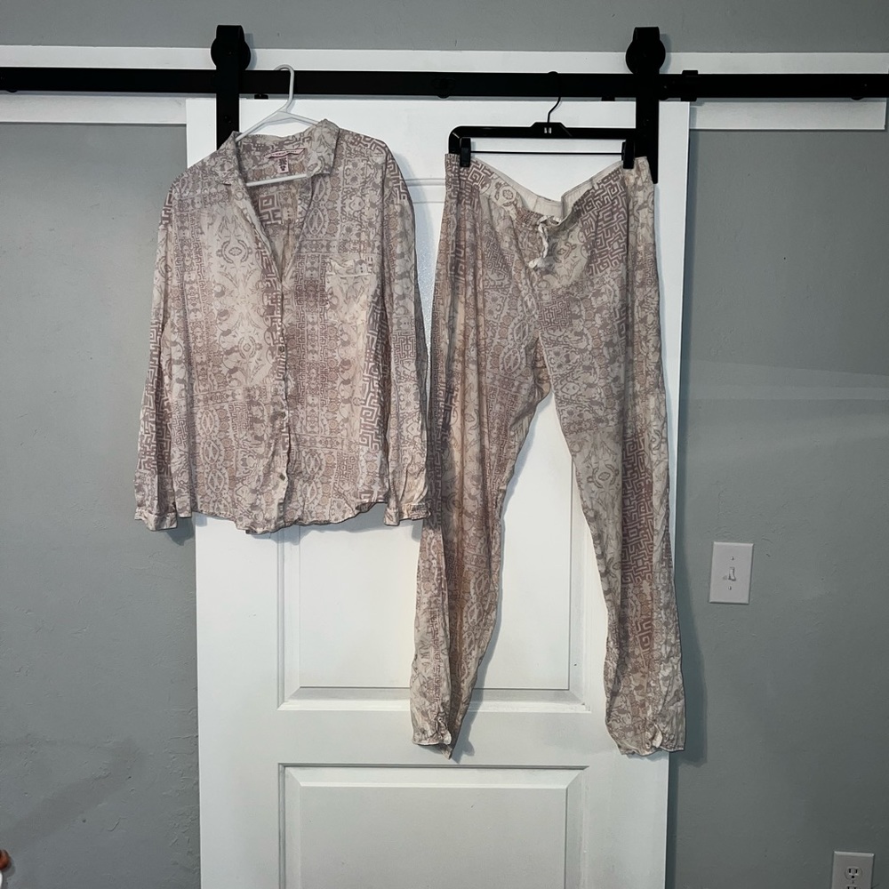 Victoria’s Secret pajama set